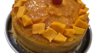 एगलेस मॅंगो केक